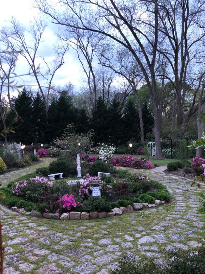 Highgate Estate & Gardens Bed & Breakfast Greensboro Exterior photo